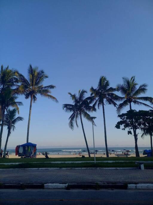 Apartamento 500M Da Praia Enseada, גוארויה מראה חיצוני תמונה